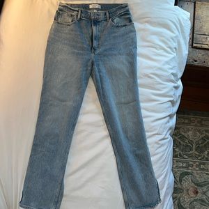Abercrombie Curve Love 90’s straight Ultra High Rise Jean, size 30/10
